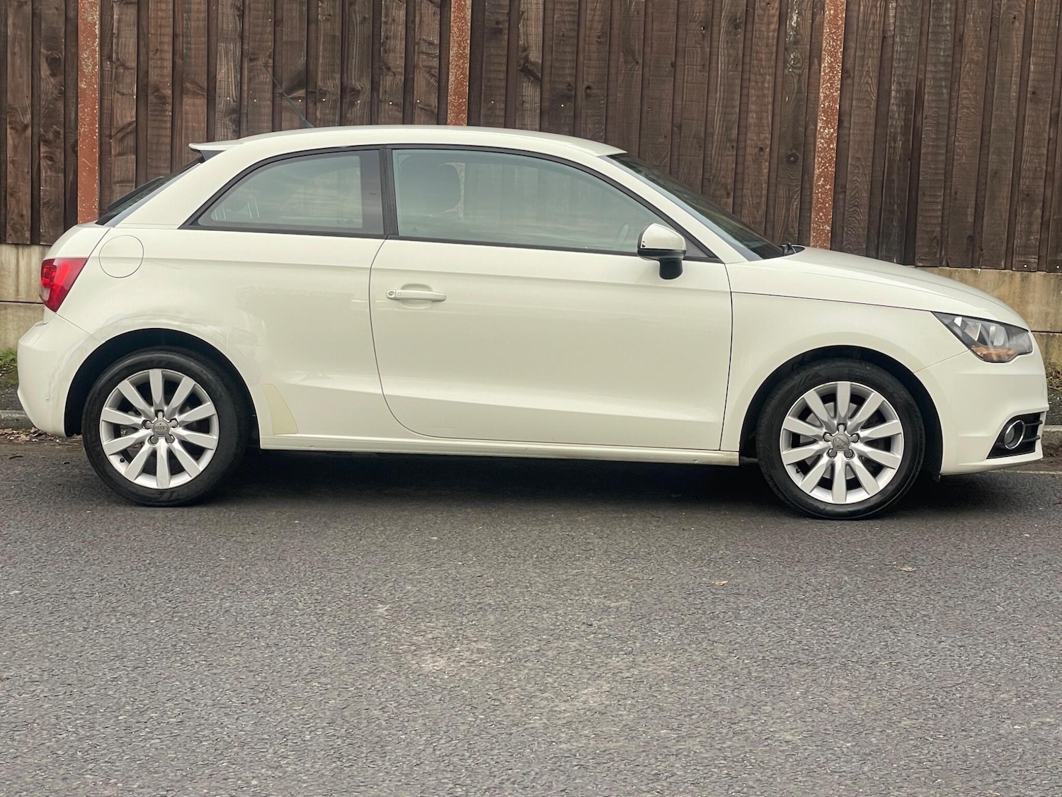 Used Audi A1 2011 for sale - 76728931: Photo 6