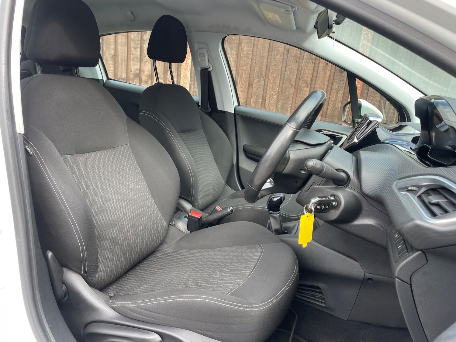 Used Peugeot 208 2017 for sale - 76730831: Photo 29