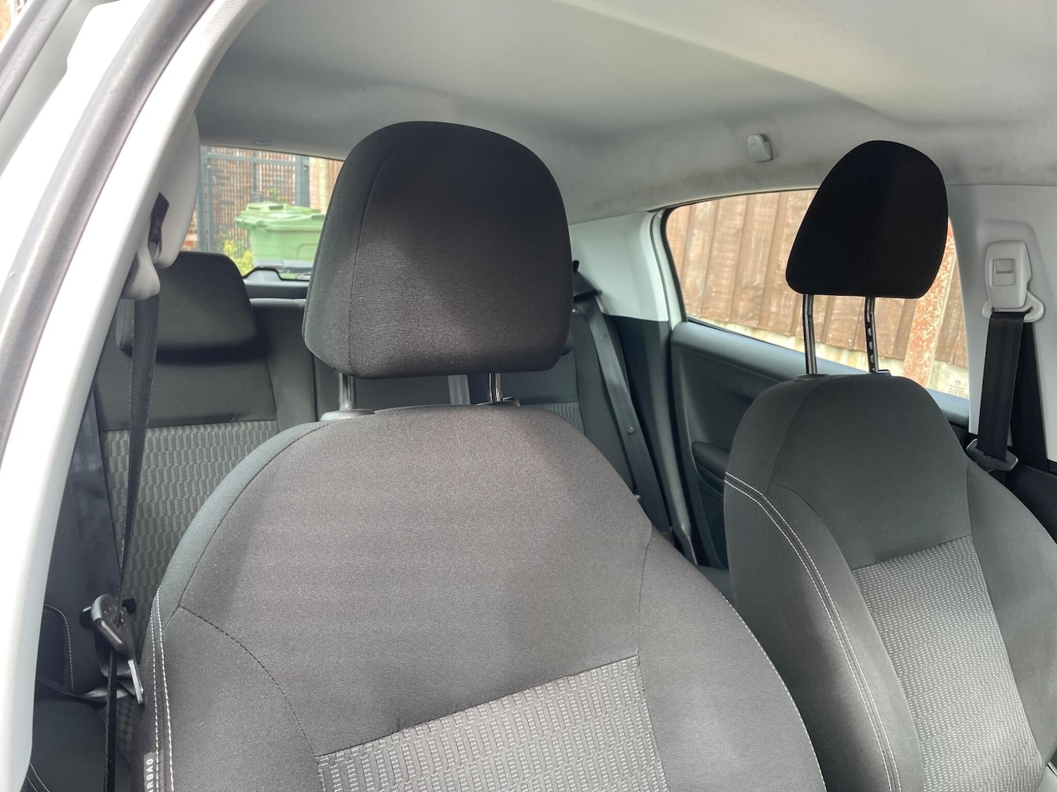 Used Peugeot 208 2017 for sale - 76730831: Photo 35