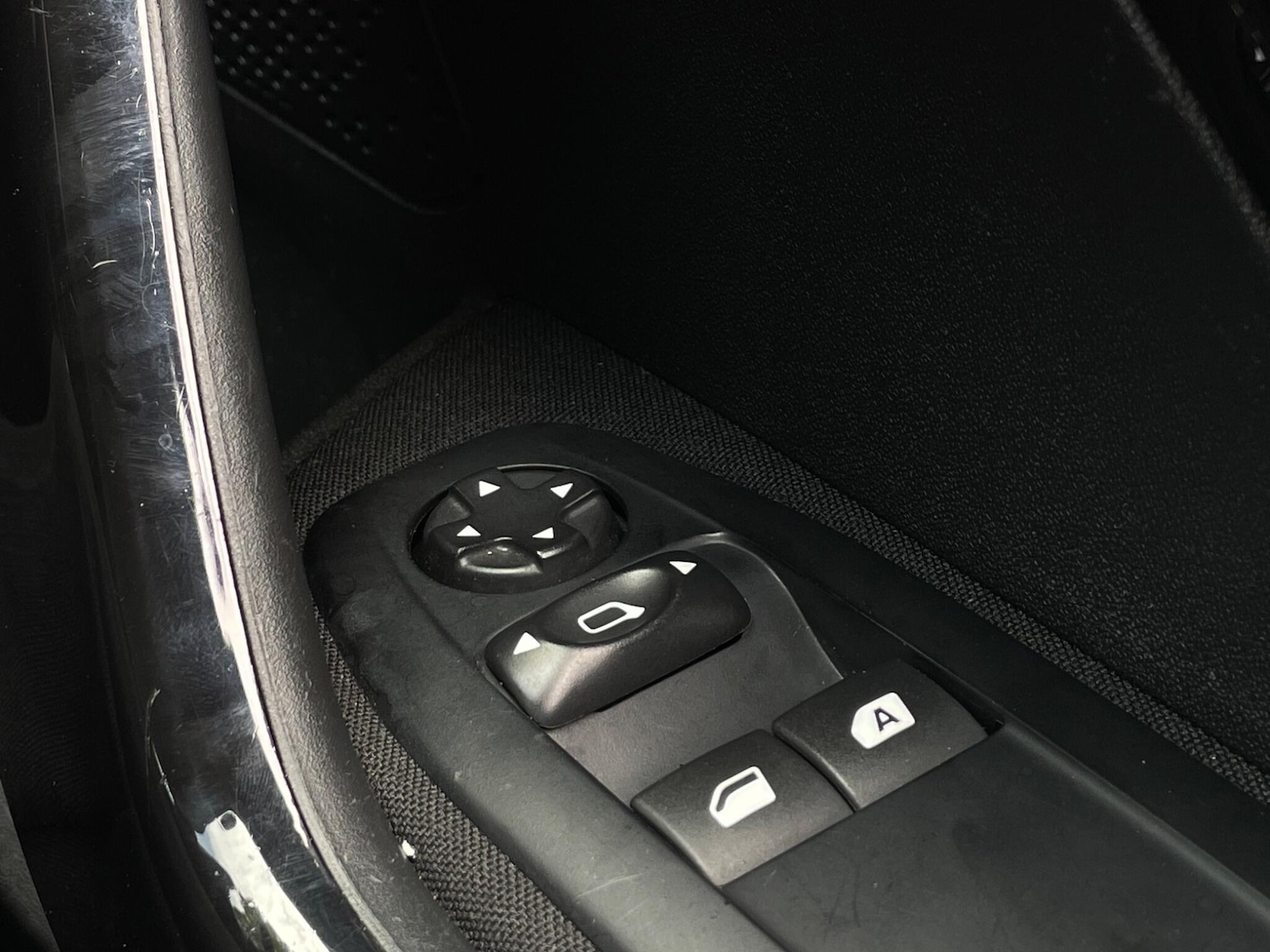 Used Peugeot 208 2017 for sale - 76730831: Photo 49