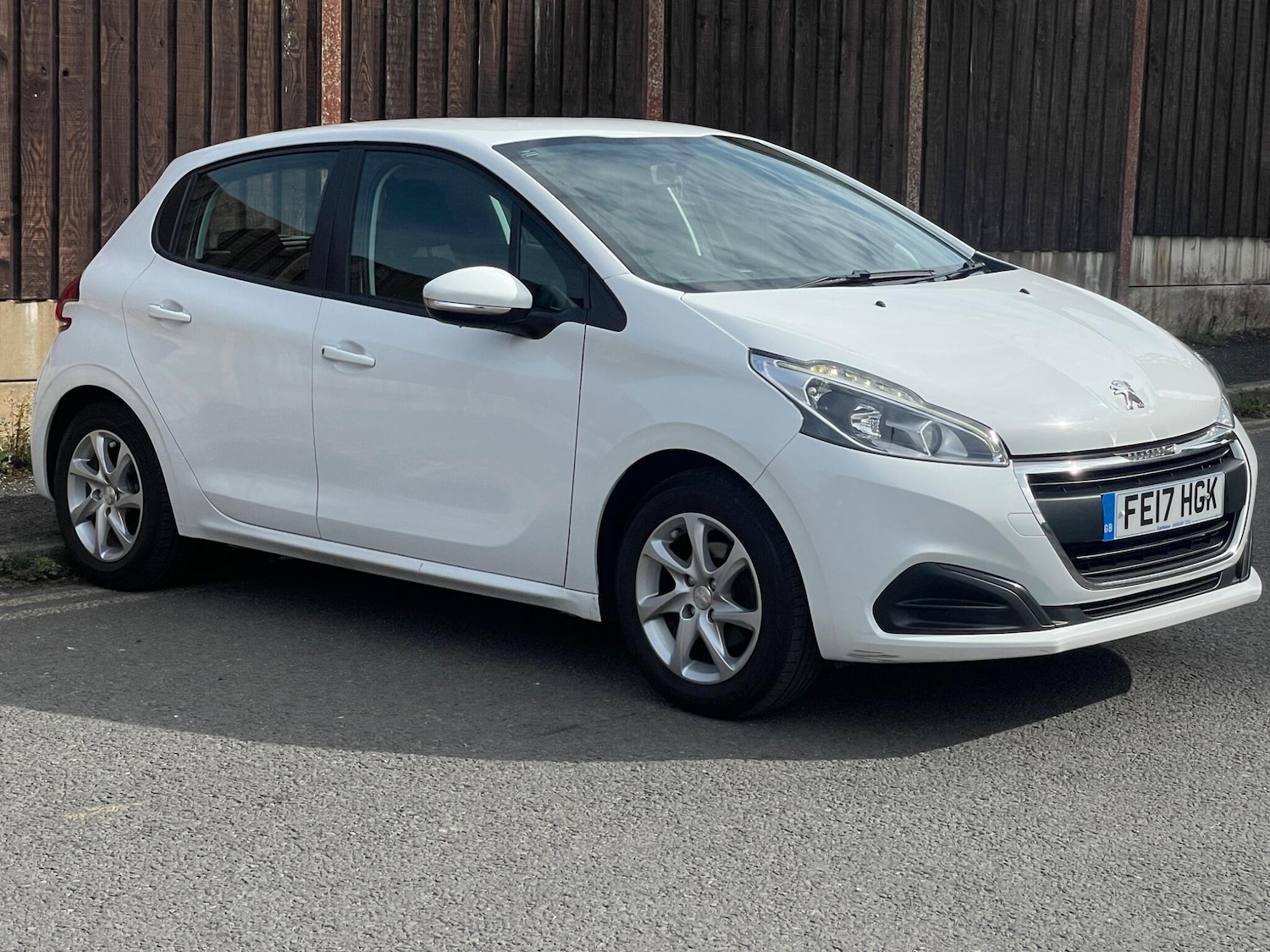 Used Peugeot 208 2017 for sale - 76730831: Photo 7