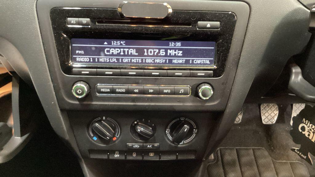 Used Skoda Rapid Spaceback 2014 for sale - 76432063: Photo 9