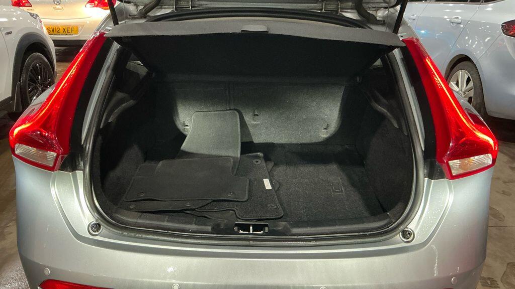 Used Volvo V40 2015 for sale - 77411288: Photo 10