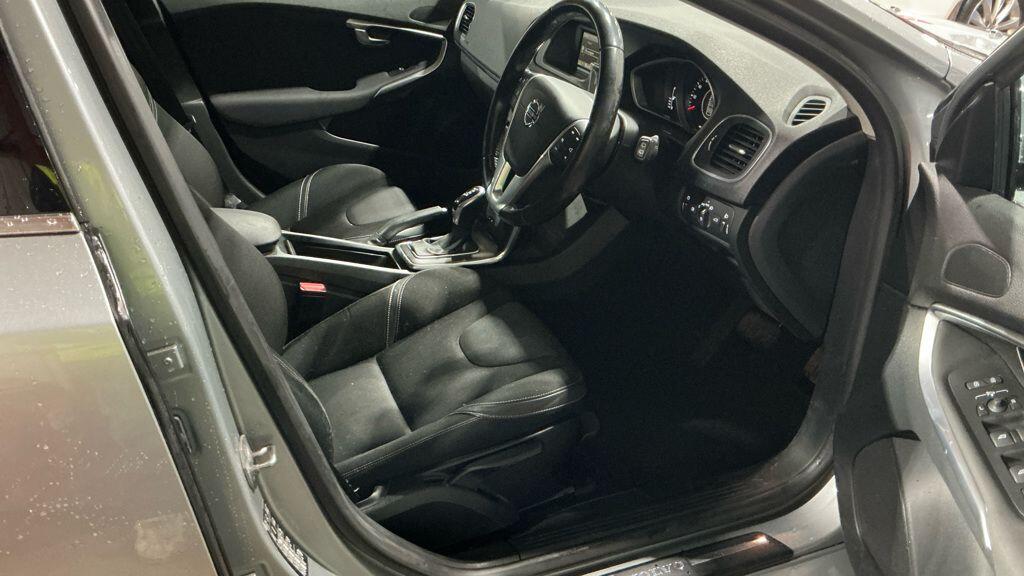 Used Volvo V40 2015 for sale - 77411288: Photo 6