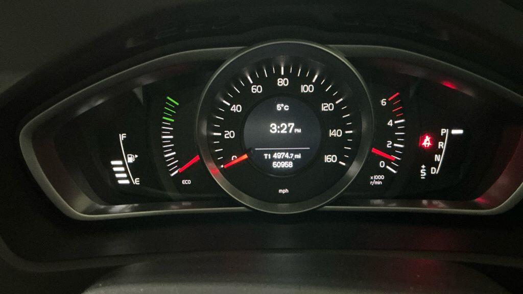 Used Volvo V40 2015 for sale - 77411288: Photo 8