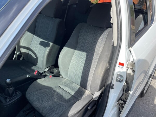 Used Suzuki Swift 2014 for sale - 72233338: Photo 25