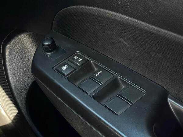 Used Suzuki Swift 2014 for sale - 72233338: Photo 37