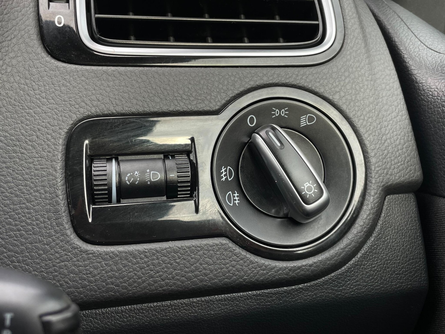 Used Volkswagen Polo for sale - 76989680: Photo 38