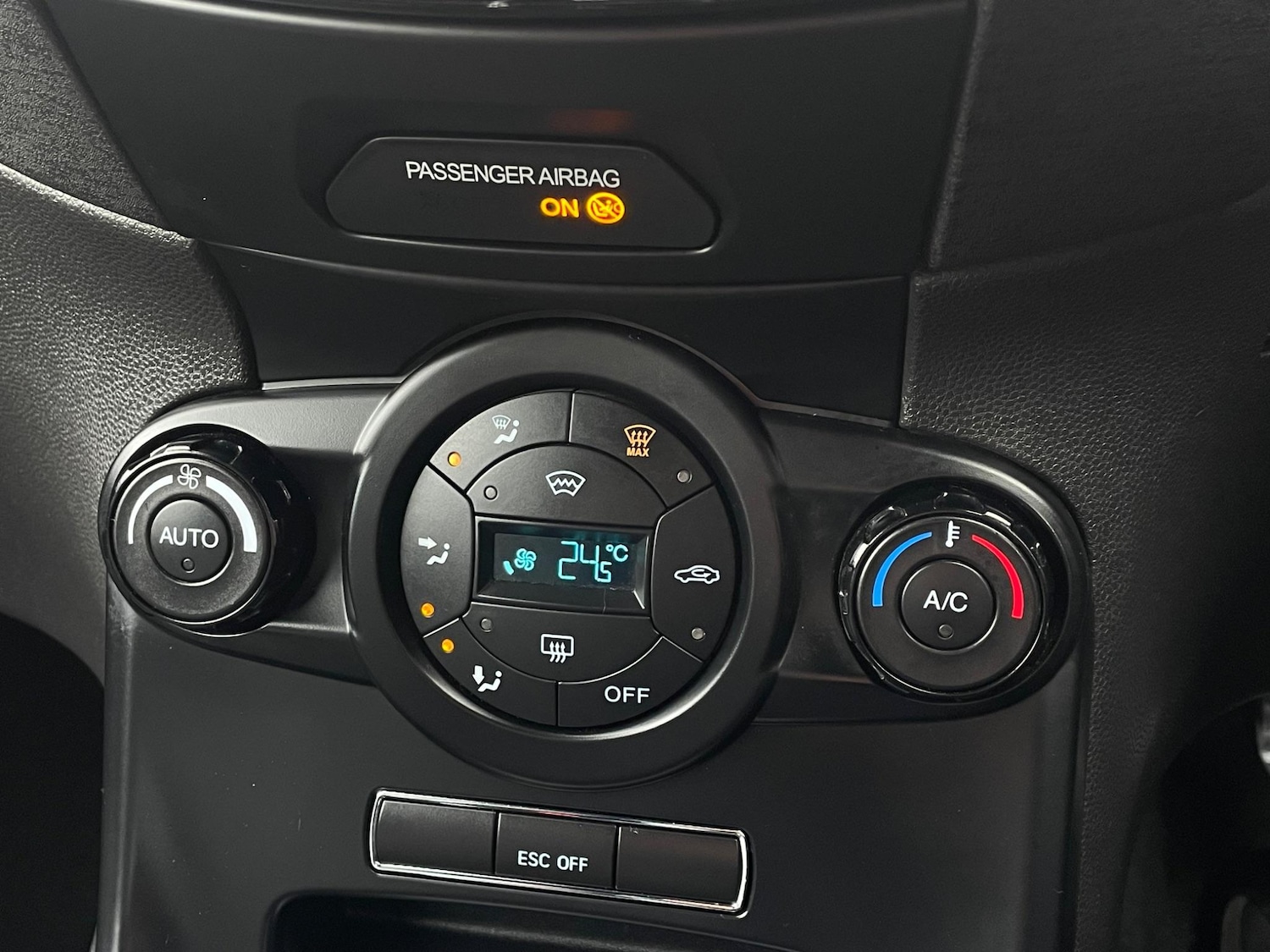 Used Ford Fiesta 2014 for sale - 76989777: Photo 55