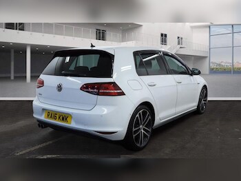 Used Volkswagen Golf 2016 for sale - 77306102: Photo