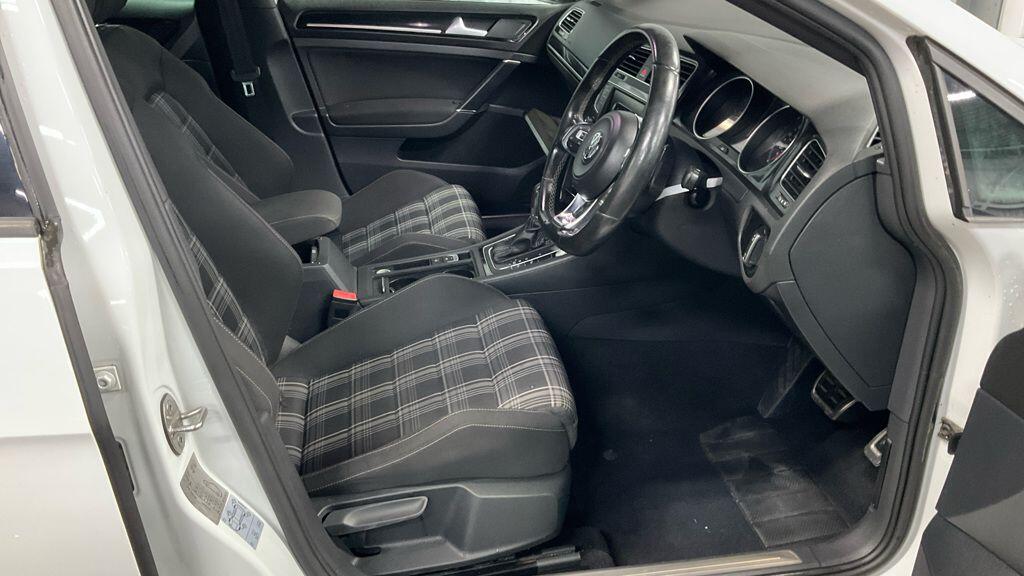 Used Volkswagen Golf 2016 for sale - 77306102: Photo 7