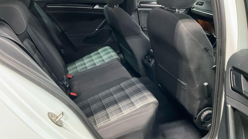 Used Volkswagen Golf 2016 for sale - 77306102: Photo 8