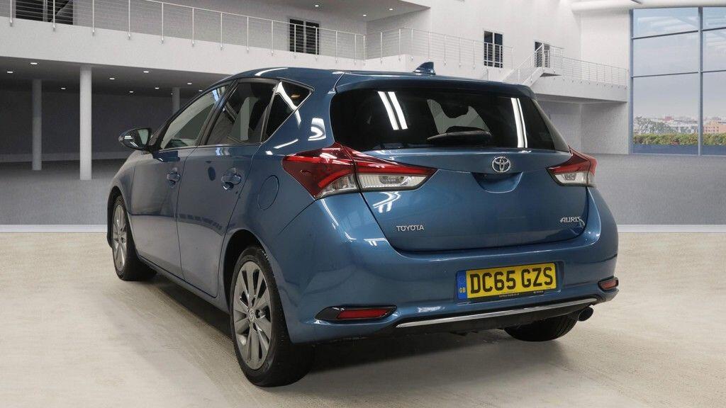 Used Toyota Auris 2015 for sale - 77345208: Photo 2
