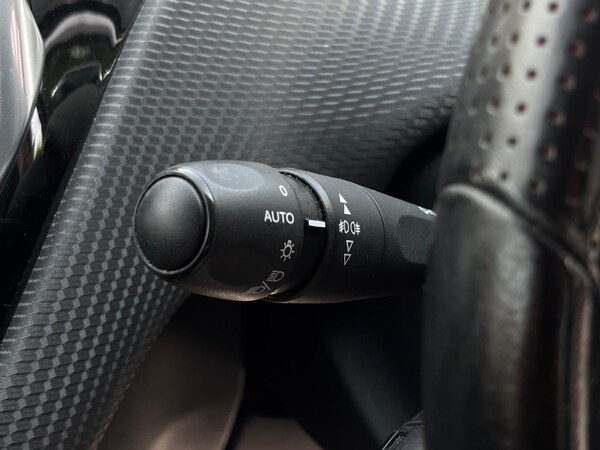 Used Peugeot 208 2015 for sale - 74485599: Photo 33