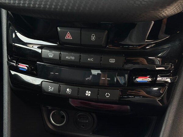 Used Peugeot 208 2015 for sale - 74485599: Photo 49
