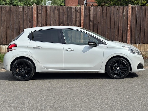 Used Peugeot 208 2015 for sale - 74485599: Photo 6
