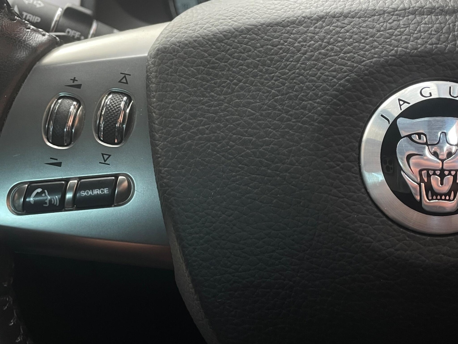 Used Jaguar XF 2010 for sale - 73202669: Photo 31