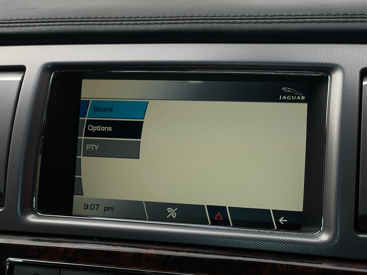 Used Jaguar XF 2010 for sale - 73202669: Photo 43