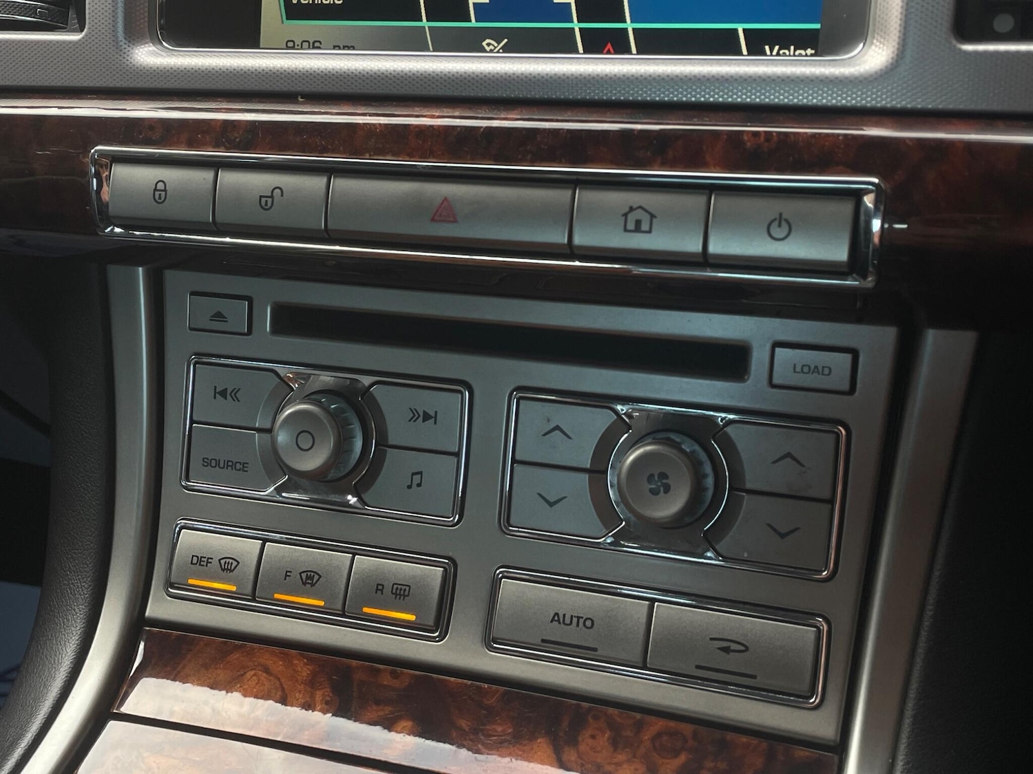 Used Jaguar XF 2010 for sale - 73202669: Photo 46