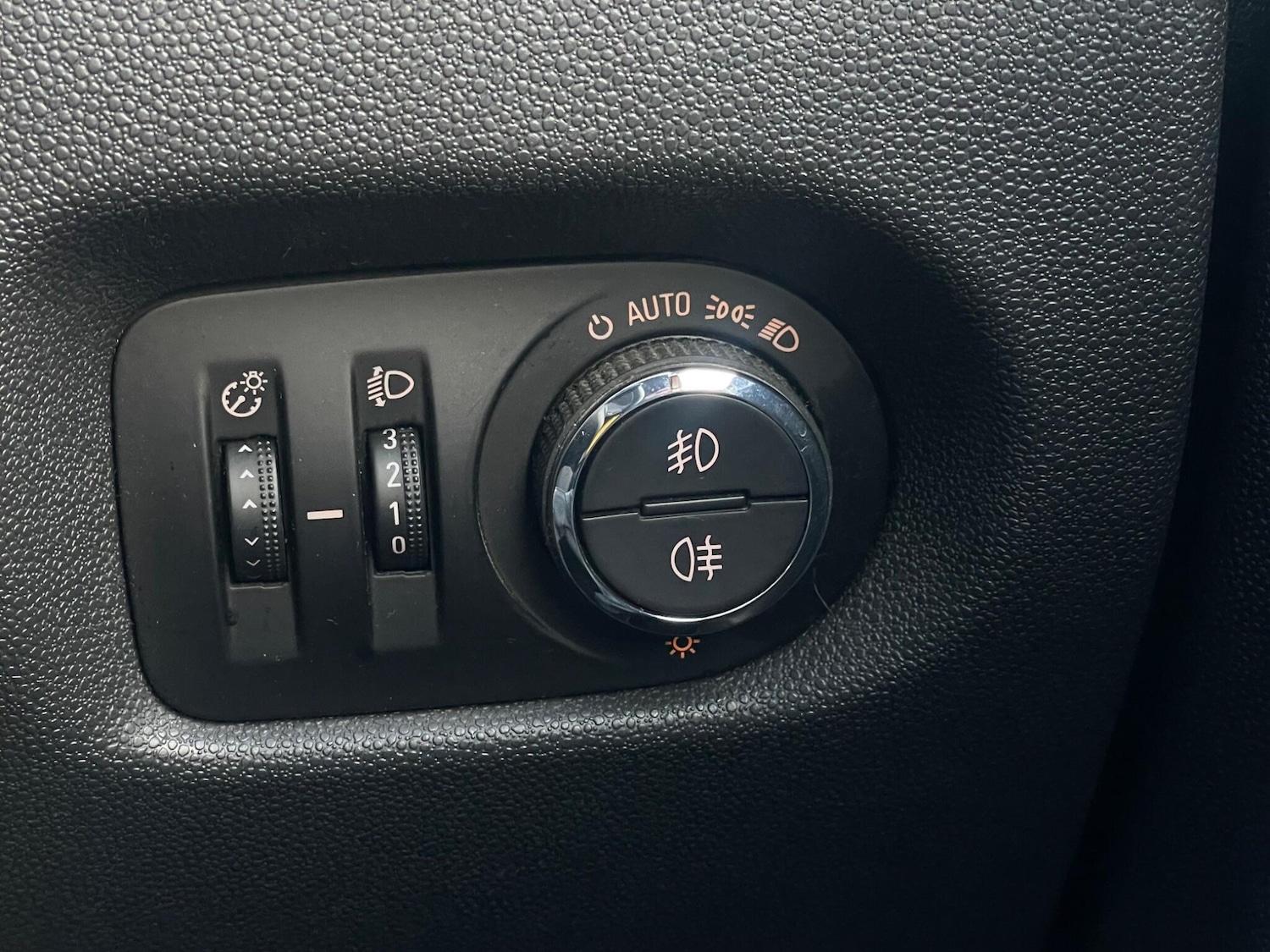 Used Vauxhall Corsa 2014 for sale - 77550235: Photo 46