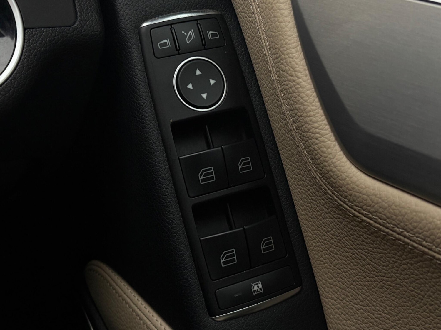 Used Mercedes-Benz C Class 2011 for sale - 77166816: Photo 50