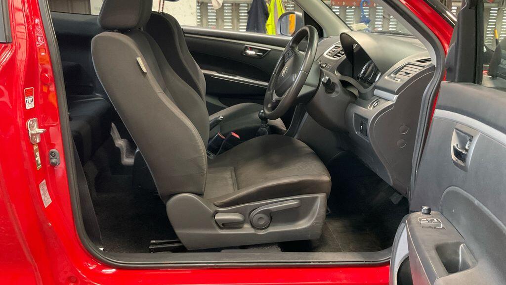 Used Suzuki Swift 2012 for sale - 76073228: Photo 10