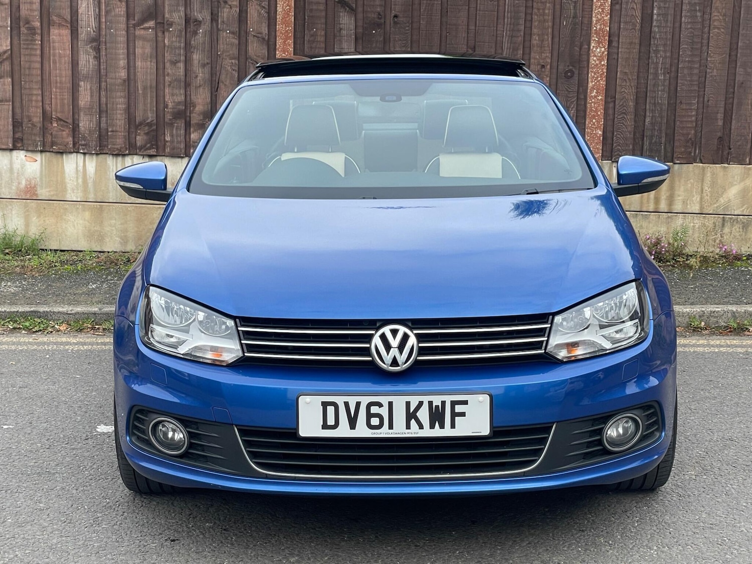 Used Volkswagen EOS 2011 for sale - 76997732: Photo 2