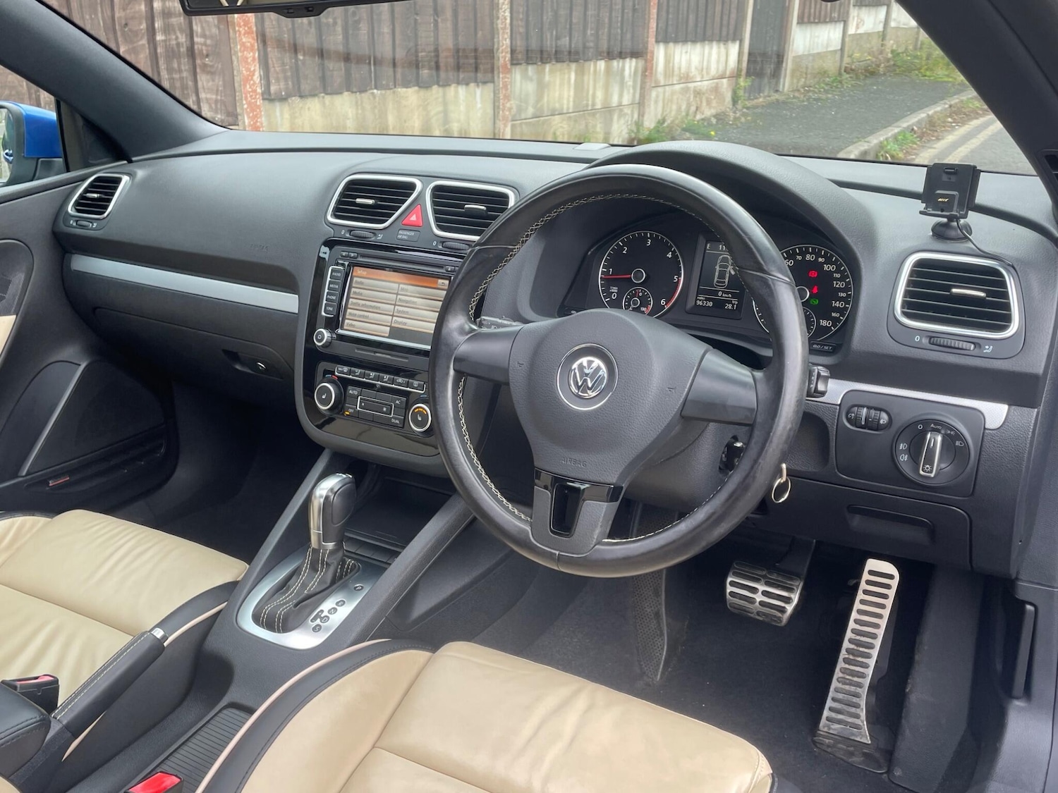 Used Volkswagen EOS 2011 for sale - 76997732: Photo 26