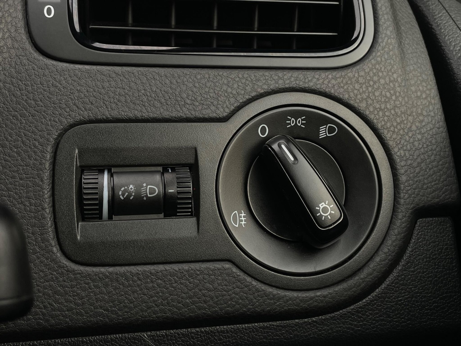 Used Volkswagen Polo 2013 for sale - 76472714: Photo 42