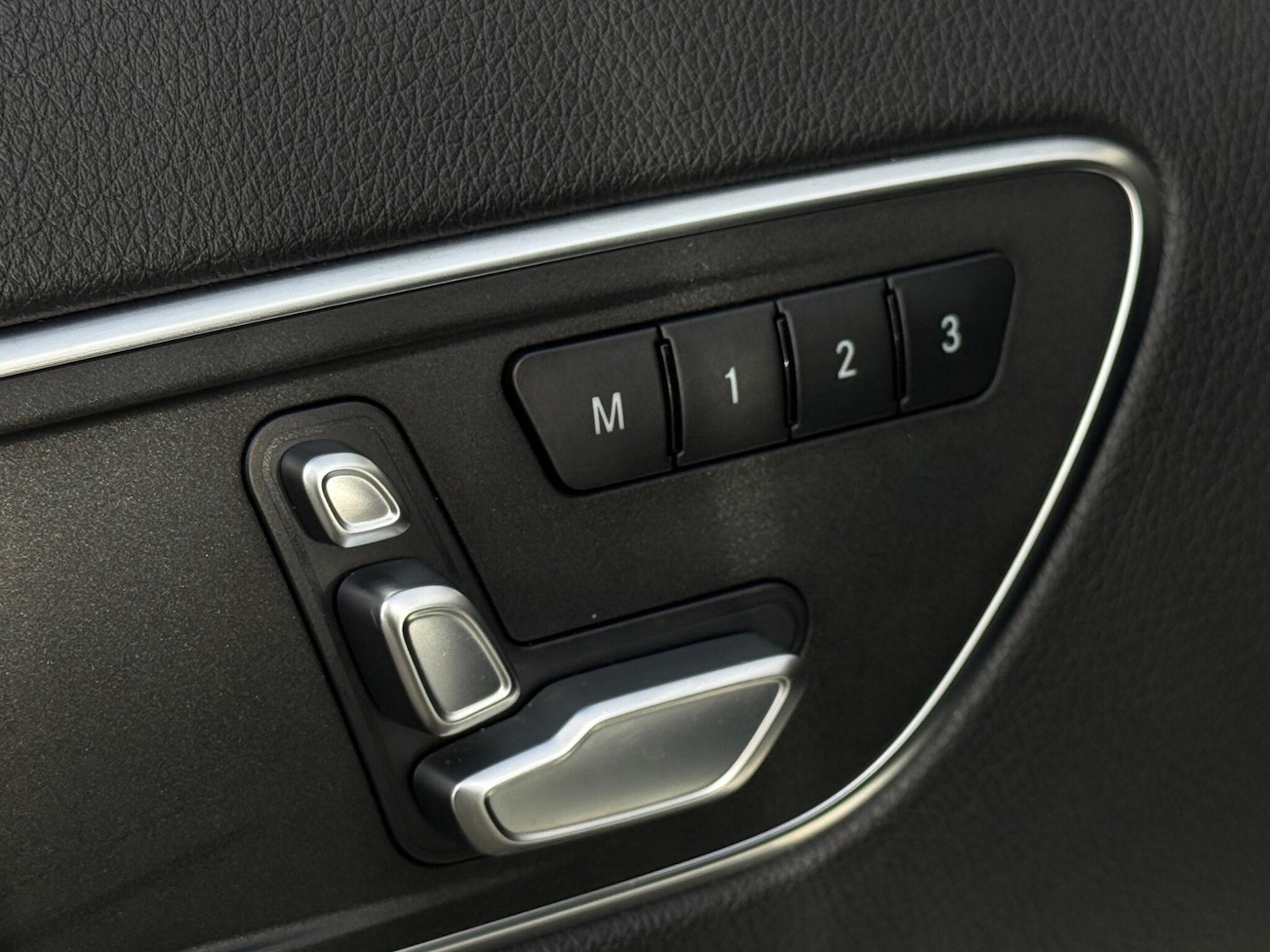 Used Mercedes-Benz A-Class 2016 for sale - 77633107: Photo 67