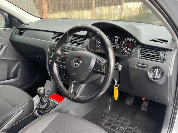 Used Skoda Rapid 2014 for sale - 76085083: Photo 15