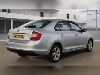 Used Skoda Rapid 2014 for sale - 76085083: Photo