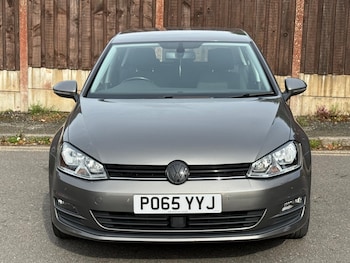 Used Volkswagen Golf 2015 for sale - 76043313: Photo 2