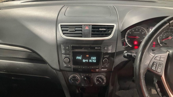 Used Suzuki Swift 2014 for sale - 76295502: Photo 11