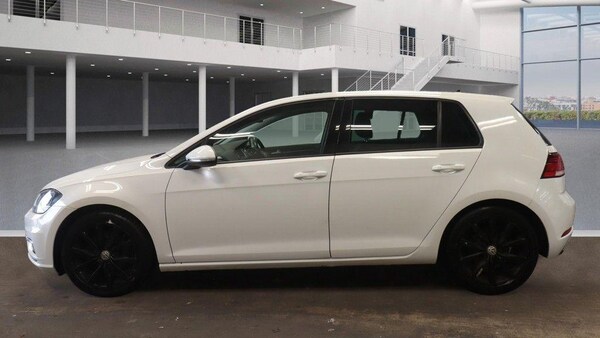 Used Volkswagen Golf 2017 for sale - 74509871: Photo 4