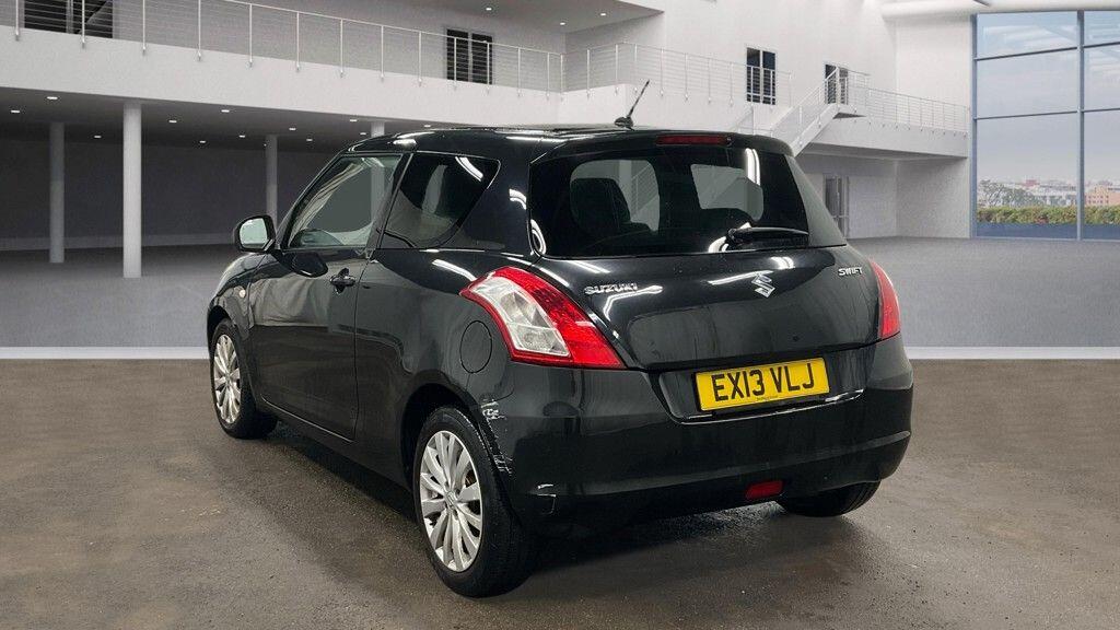 Used Suzuki Swift 2013 for sale - 77559532: Photo 2