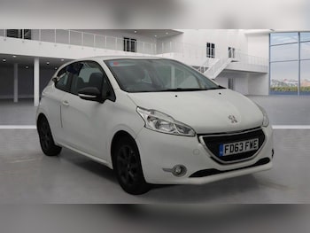 Used Peugeot 208 2014 for sale - 76226510: Photo
