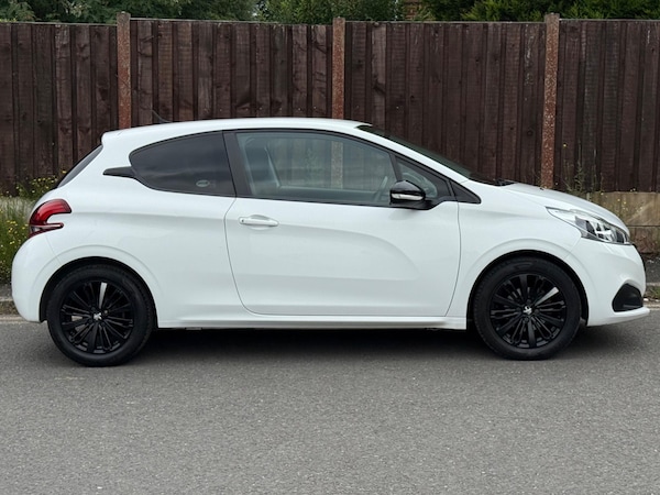 Used Peugeot 208 2017 for sale - 75269146: Photo 10