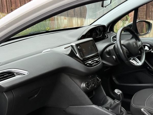 Used Peugeot 208 2017 for sale - 75269146: Photo 13