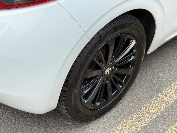 Used Peugeot 208 2017 for sale - 75269146: Photo 24