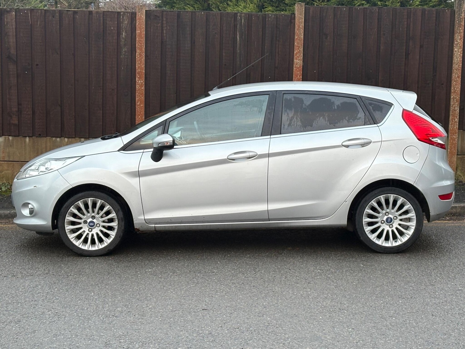 Used Ford Fiesta 2011 for sale - 77175187: Photo 4