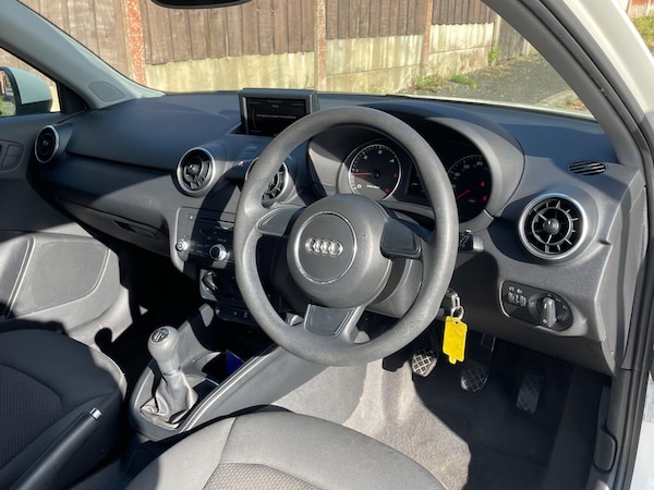 Used Audi A1 2011 for sale - 75589582: Photo 15