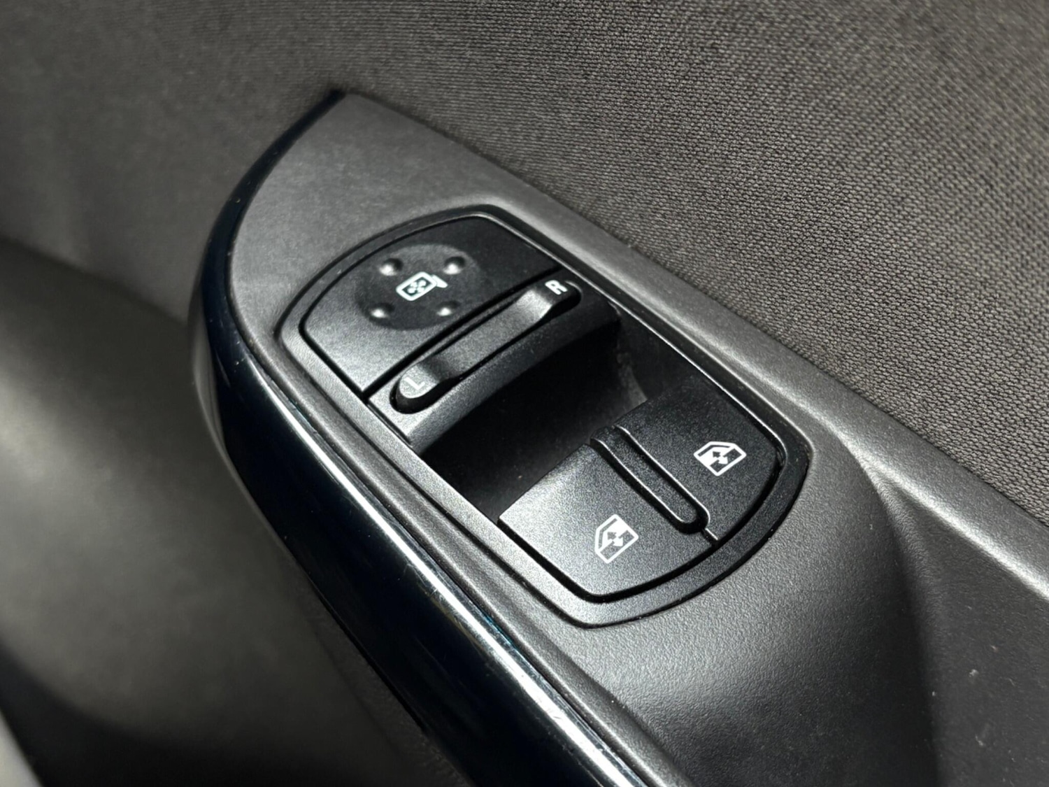 Used Vauxhall Corsa 2015 for sale - 73944237: Photo 63