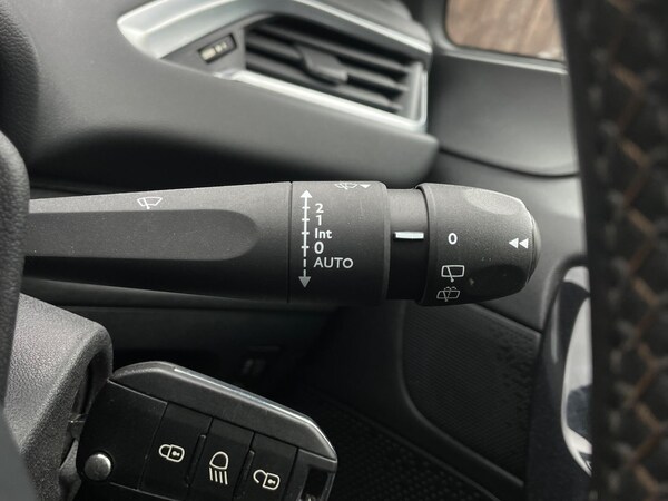 Used Peugeot 208 2013 for sale - 75539898: Photo 26