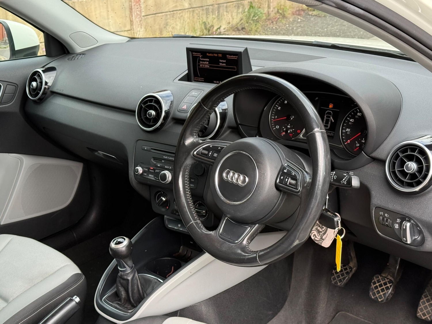 Used Audi A1 2011 for sale - 76361049: Photo 12