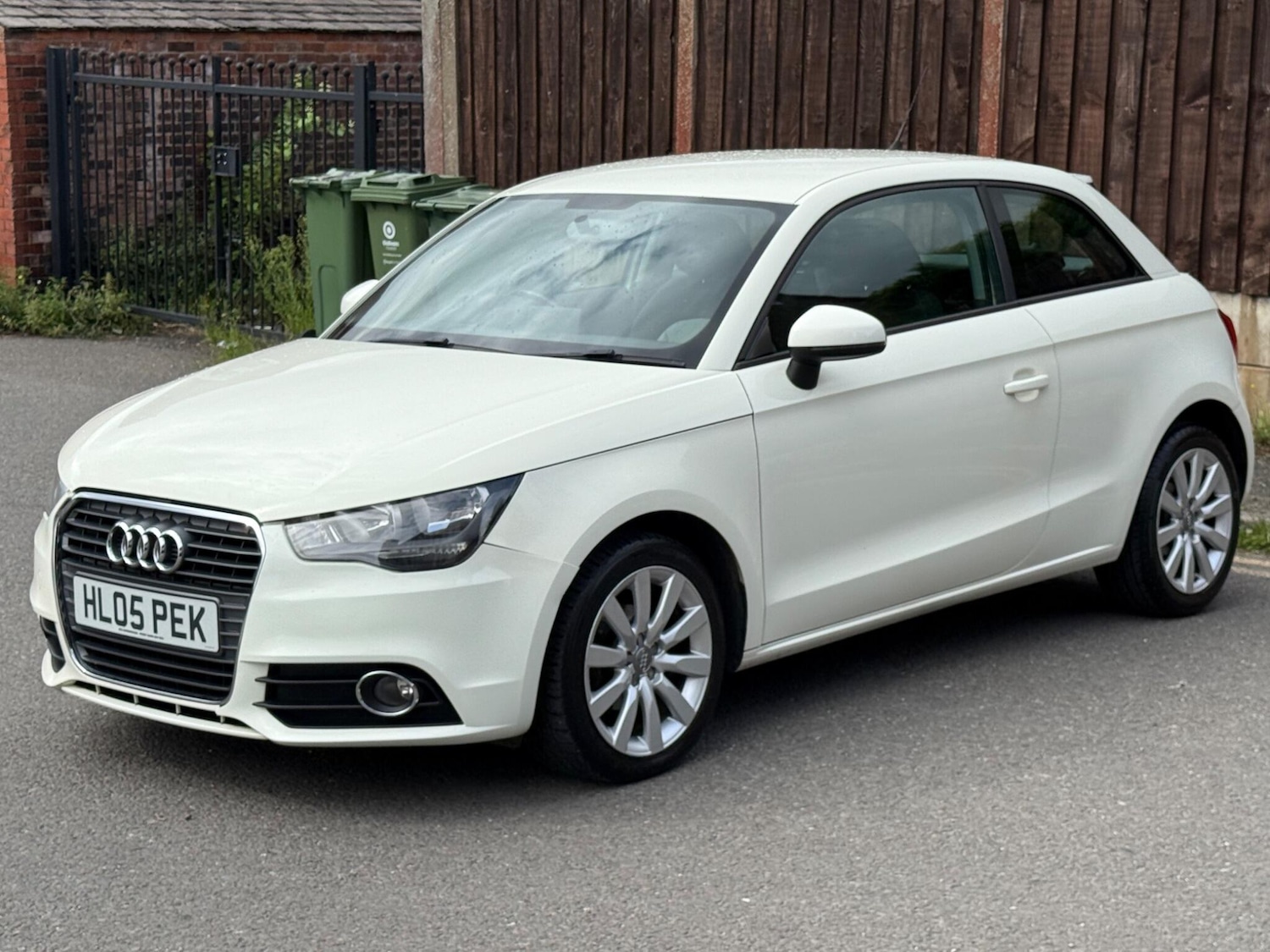Used Audi A1 2011 for sale - 76361049: Photo 3