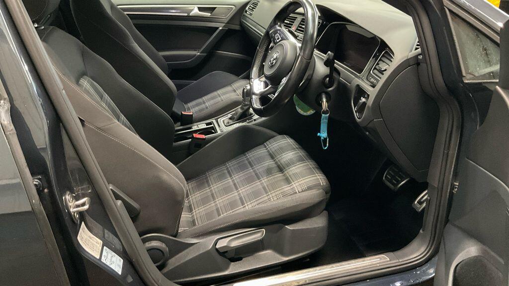 Used Volkswagen Golf 2018 for sale - 76634010: Photo 4