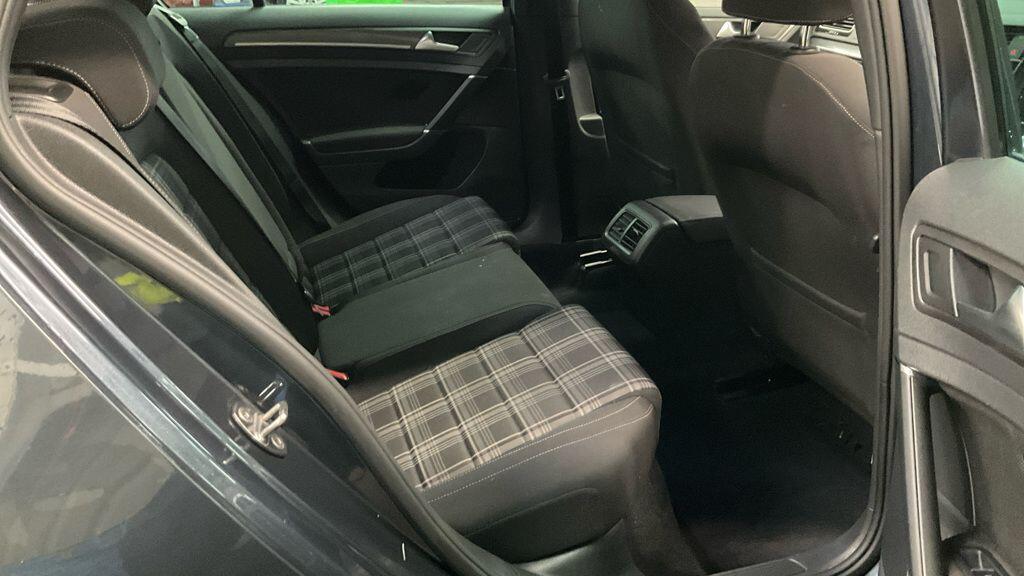 Used Volkswagen Golf 2018 for sale - 76634010: Photo 5