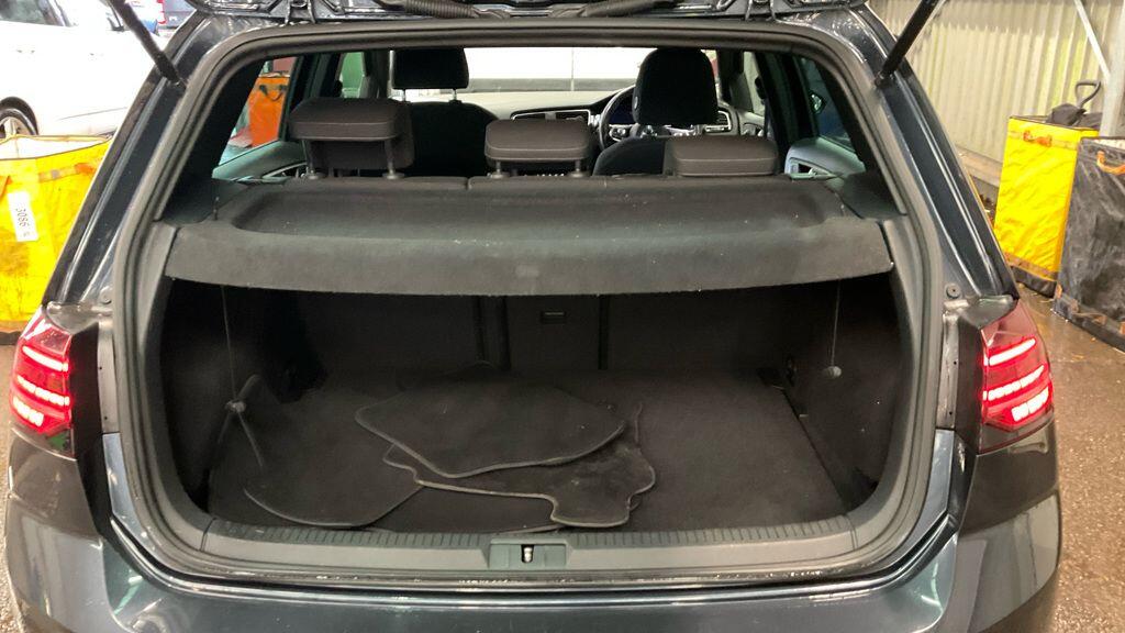Used Volkswagen Golf 2018 for sale - 76634010: Photo 7