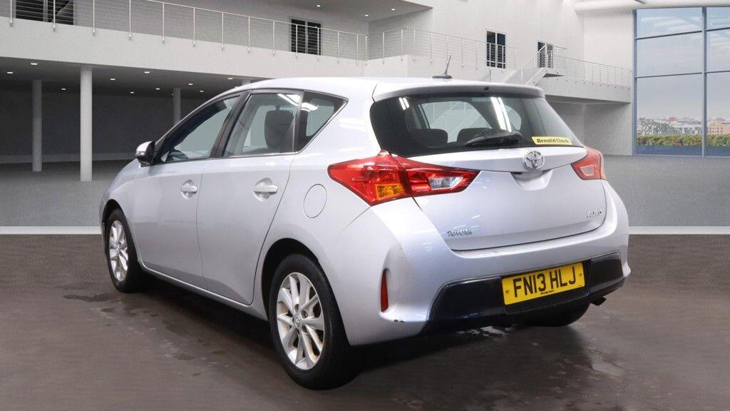 Used Toyota Auris 2013 for sale - 77411528: Photo 2